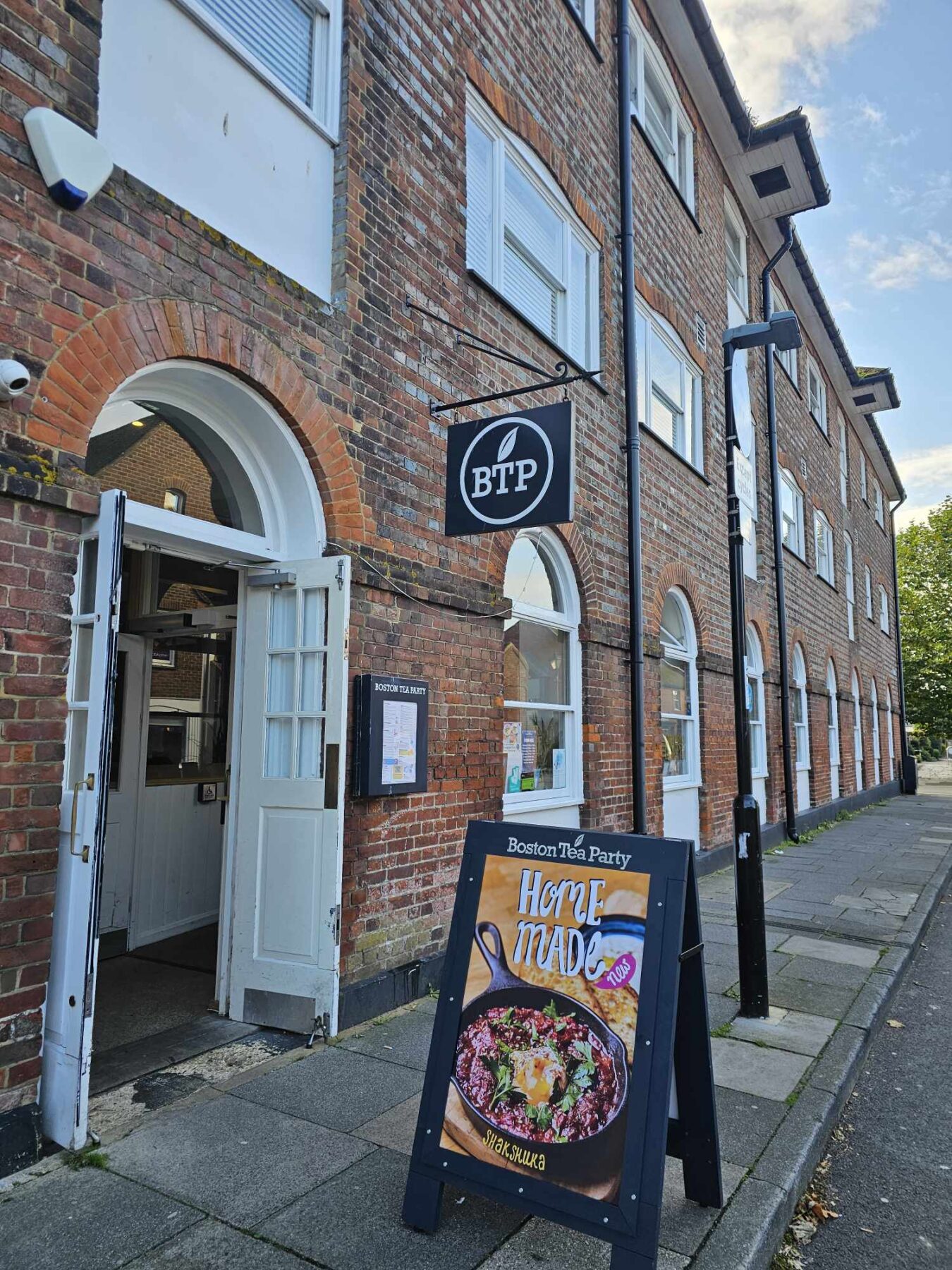 http://BTP%20chichester%20outside%20(1)