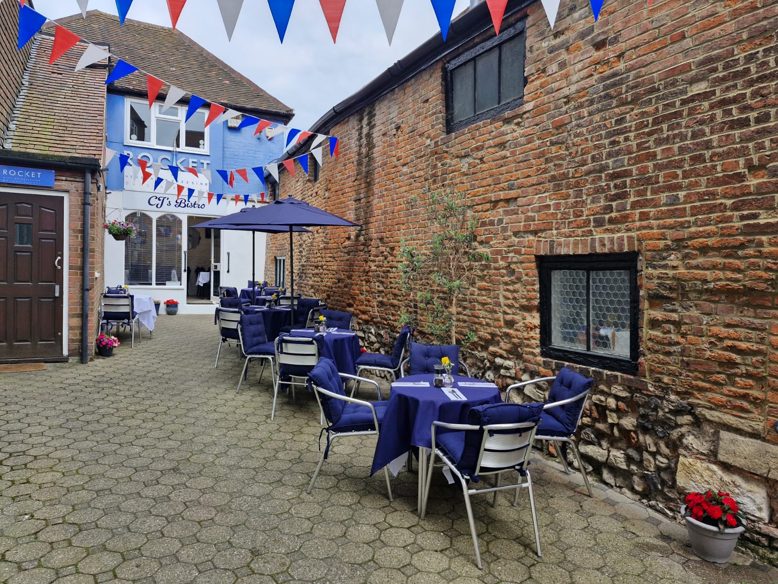 http://CJ's%20Bistro