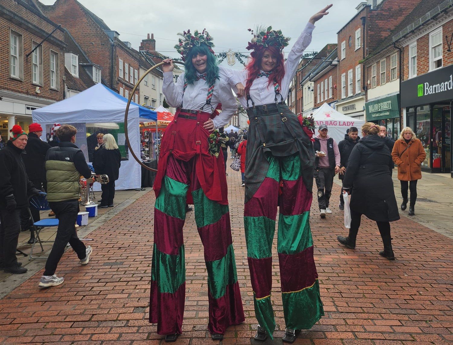 Chrismtas in Chichester stilt walkers